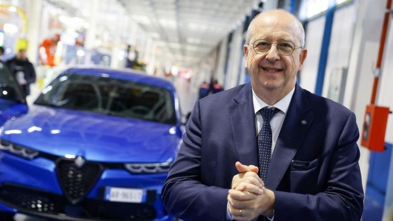Evropska ‘ladja norcev’ išče ledeno goro